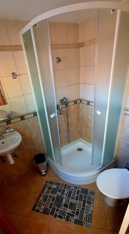 Katerina Restaurant A Penzion Rozvadov Kültér fotó
