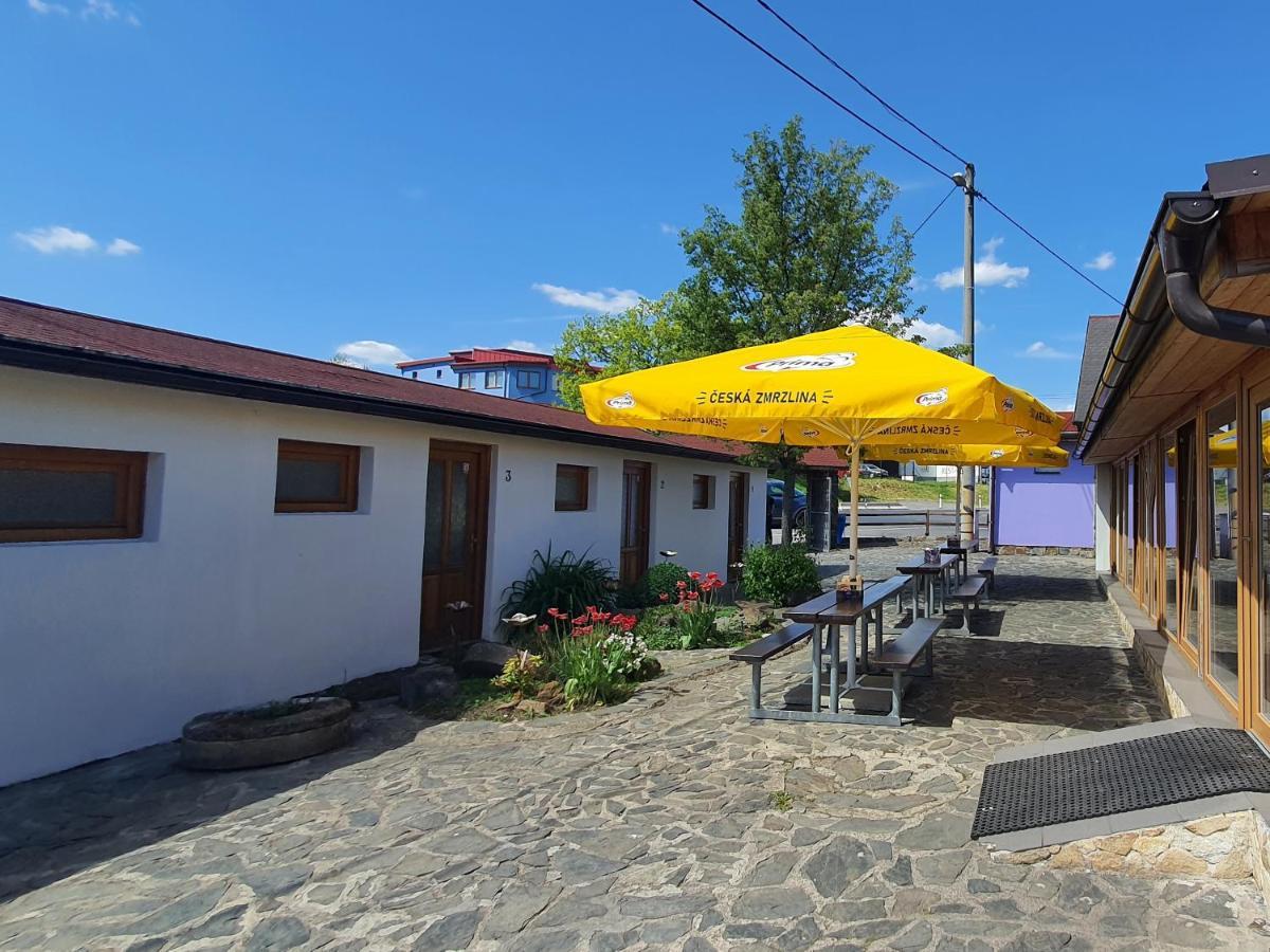 Katerina Restaurant A Penzion Rozvadov Kültér fotó