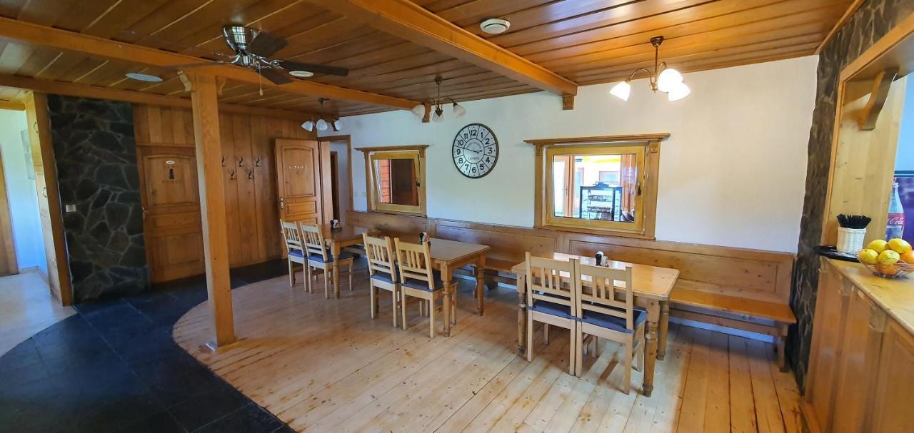 Katerina Restaurant A Penzion Rozvadov Kültér fotó